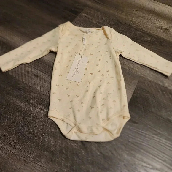 STITCH & BEAN ONSIE - Picture 1 of 4